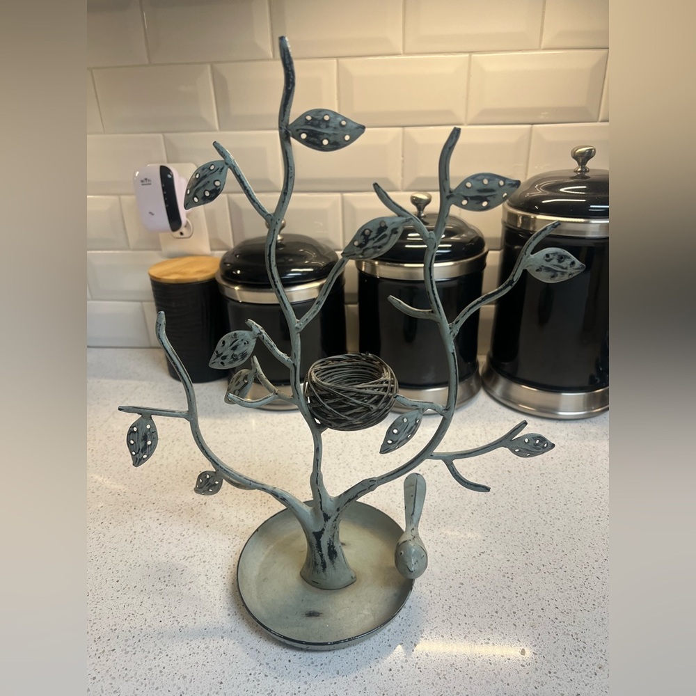 Adorable Green Distressed Metal Jewelry Tree